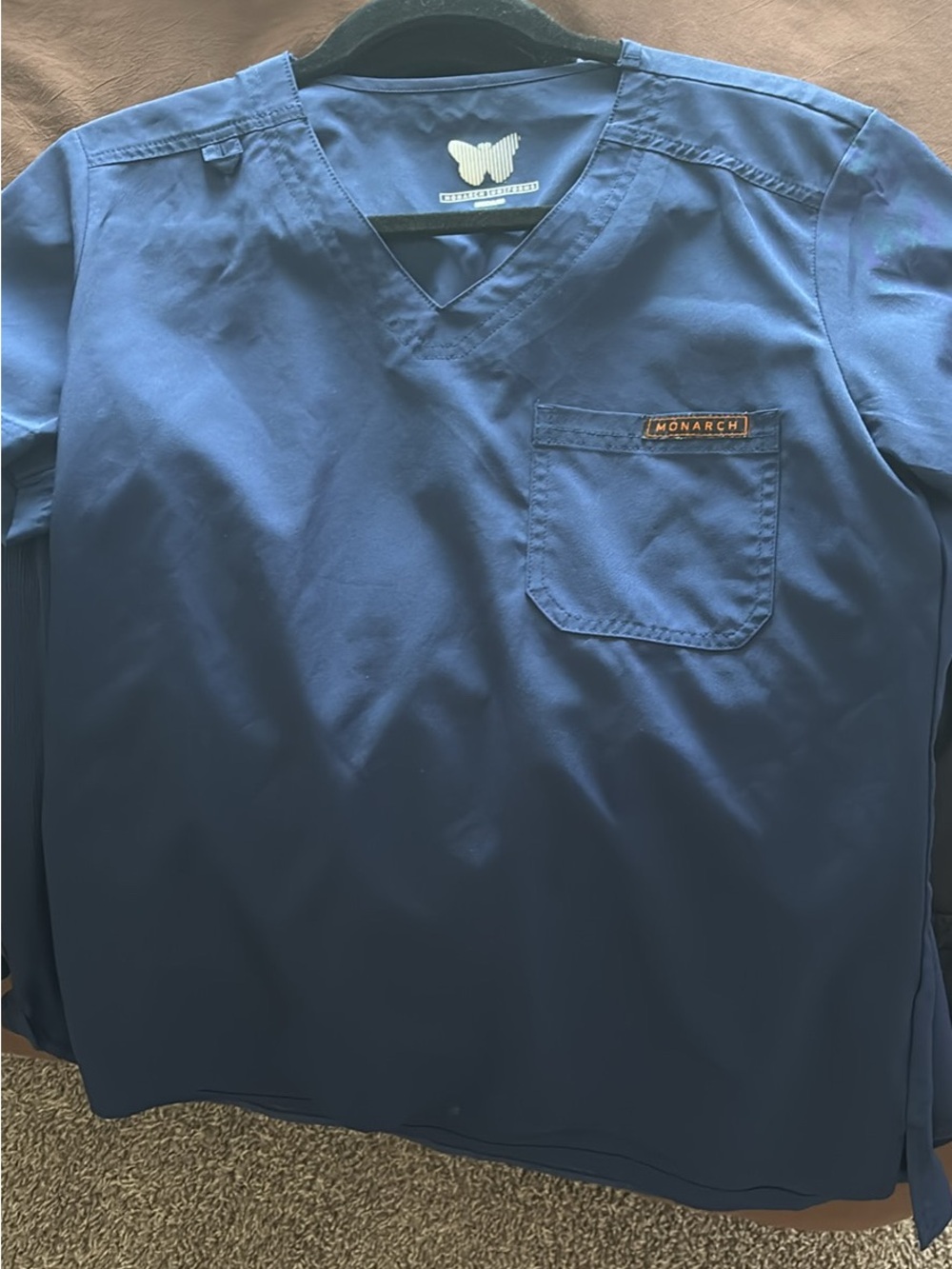 Womens scrubs in Navy and black